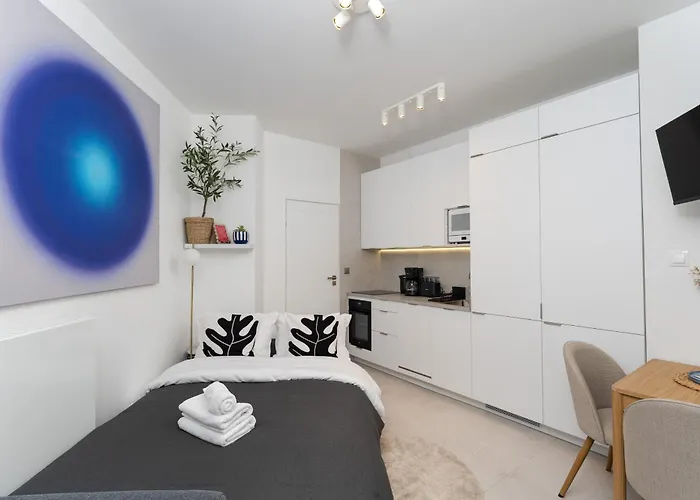 Cracow Novum #533 By Bookinghost