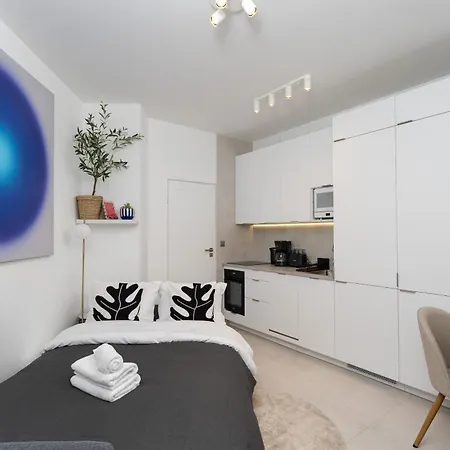 Cracow Novum #533 By Bookinghost