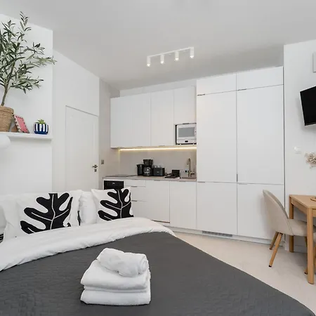 Cracow Novum #533 By Bookinghost *