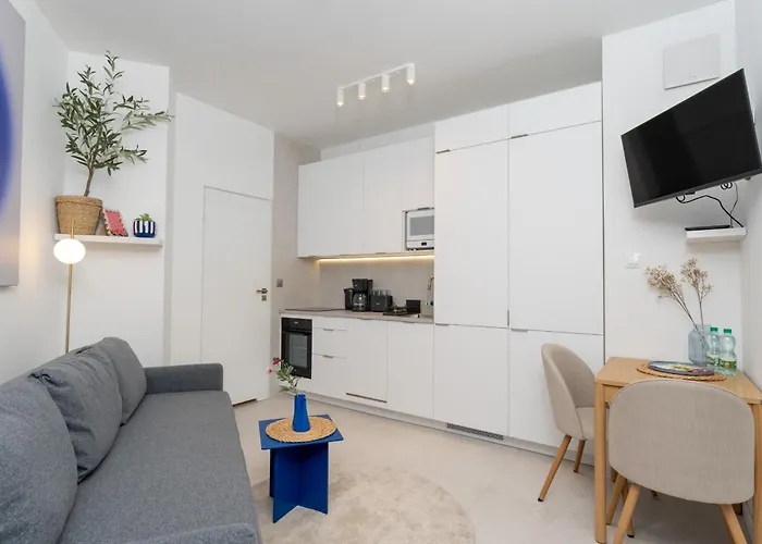 Cracow Novum #533 By Bookinghost